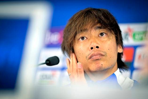 Racing Genk v Lech Poznan - UEFA Europa League Media Activities 27 08 2025 GENK, BELGIUM - AUGUST 27 : Fink Thorsten head coach and Ito Junya forward of KRC Genk talking to the press during a press conference, PK, Pressekonferenz ahead of the UEFA Europa League 2025 26 play-off round first leg between Racing Genk and Lech Poznan on August 27, 2025 in Genk, Belgium, 27 08 2025 Genk Belgium  Copyright: xSesx
