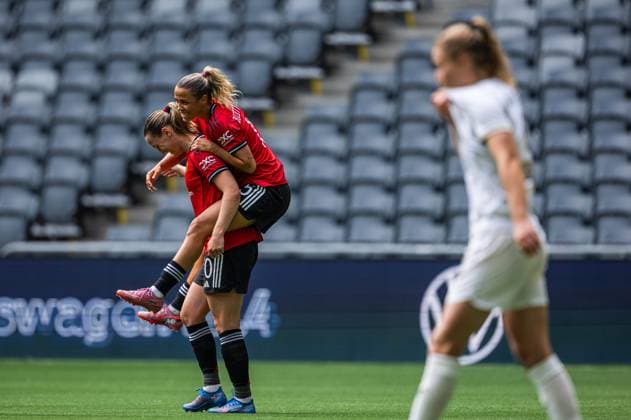 250827 Elisabeth Terland and Celin Bizet Donnum of Manchester United, ManU celebrate after 3-0 during the UEFA Women s Champions League qualifying match between Manchester United and PSV Eindhoven on August 27, 2025 in Stockholm. Photo: Jonathan Näckstrand BILDBYRAN COP 94 JN0223 fotboll football soccer fotball uefa womens champions league manchester united wfc psv eindhoven dam bbeng jubel celebration Copyright: JONATHANxNÄCKSTRAND BB250827JN017
