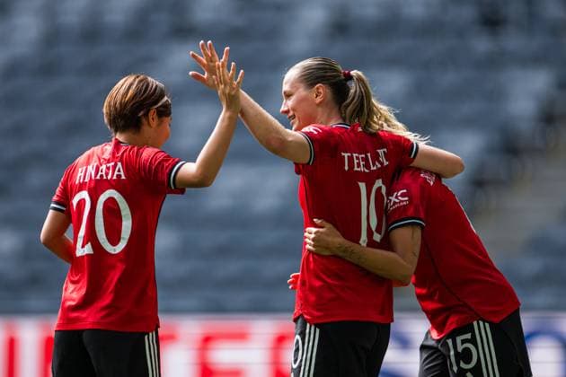 250827 Elisabeth Terland of Manchester United, ManU celebrates after 4-0 during the UEFA Women s Champions League qualifying match between Manchester United and PSV Eindhoven on August 27, 2025 in Stockholm. Photo: Jonathan Näckstrand BILDBYRAN COP 94 JN0223 fotboll football soccer fotball uefa womens champions league manchester united wfc psv eindhoven dam bbeng jubel celebration Copyright: JONATHANxNÄCKSTRAND BB250827JN020