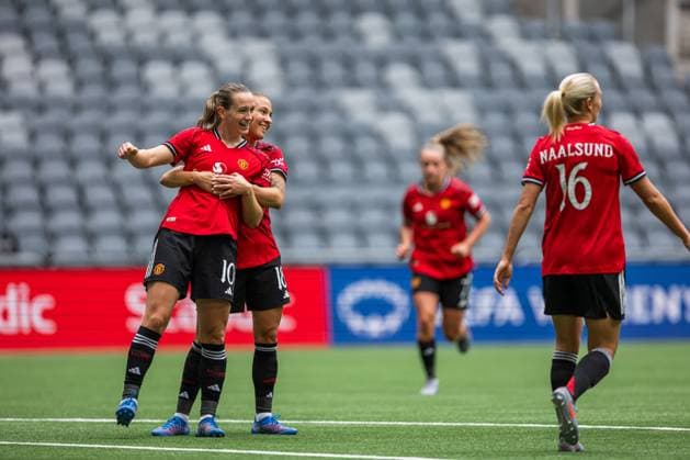 250827 Elisabeth Terland and Julia Zigiotti Olme of Manchester United, ManU celebrate after 1-0 during the UEFA Women s Champions League qualifying match between Manchester United and PSV Eindhoven on August 27, 2025 in Stockholm. Photo: Jonathan Näckstrand BILDBYRAN COP 94 JN0223 fotboll football soccer fotball uefa womens champions league manchester united wfc psv eindhoven dam bbeng jubel celebration Copyright: JONATHANxNÄCKSTRAND BB250827JN038