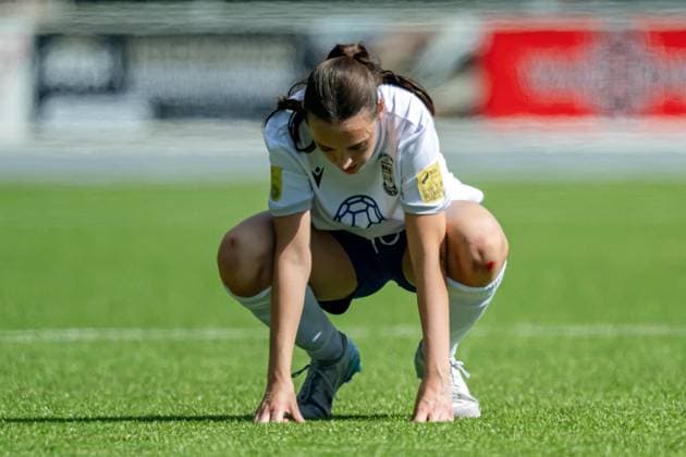 UEFA Women s Champions League Second Qualifying Round Semi-Final, Sportpark Schreurserve, Enschede, The Netherlands 27 8 2025 Athlone Town™s Kayleigh Shine dejected after the game Kayleigh Shine dejected after the game 27 8 2025  Copyright: x INPHO FrankxUijlenbroekx FU1_7245 20250827