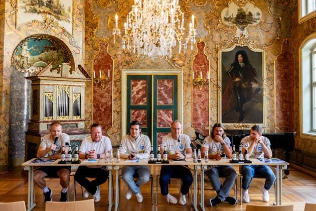 27.08.2025, GER, Handball, Maenner, Saison 25 26, Daikin 1.Bundesliga,Pressekonferenz des ThSV Eisenach vor dem 1. Spieltag gegen den SC DHfK Leipzig Peter Walz (ThSV Eisenach,14) Rene Witte (Geschaeftsfuehrer Manager ThSV Eisenach) Jannis Gante Maik Nowak (ThSV Eisenach) Sebastian Hinze (ThSV Eisenach,Trainer) Vincent Buechner (ThSV Eisenach,74) 99817 Eisenach Stadtschloss Eisenach Thueringen Deutschland
