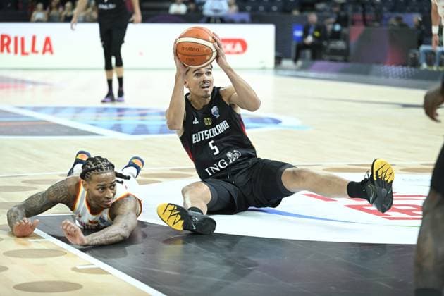 Kyle Allman of Team Montenegro (left) and Tristan da Silva of Team Germany during the basketball FIBA EuroBasket 2025 group B match between Montenegro and Germany in Tampere, Finland, on August 27, 2025. Tampere Finland LKLAPH20250827164558X786  Copyright: xHeikkixSaukkomaax LKLAPH20250827164558X786