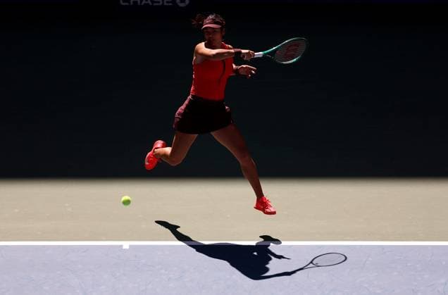 Emma Raducanu of GBR in action 2025 US Open, Day Four, USTA Billie Jean King National Tennis Center, New York, USA - 27 Aug 2025New York USTA Billie Jean King National T New York (NY) United States of America  Copyright: xEllaxLing Shutterstockx 15457573x