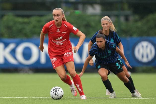 Milan, Italy, 27th August 2025. Lauren Davidson of SK Brann ais pursued by Elisa Bartoli and Katie Bowen of FC Internazionale during the SK Brann vs FC Internazionale Women UEFA Womens Champions League match at Youth Development Centre, Milan. Picture credit should read: Jonathan Moscrop Sportimage EDITORIAL USE ONLY. No use with unauthorised audio, video, data, fixture lists, club league logos or live services. Online in-match use limited to 120 images, no video emulation. No use in betting, games or single club league player publications. SPI_007_JM_SKBRANN_INTER_UWCL SPI-4080-0007