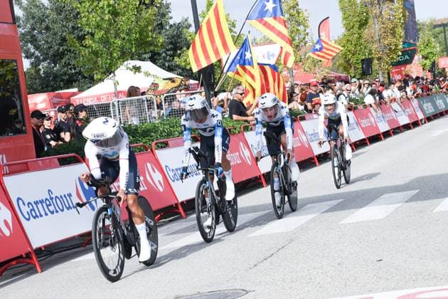 La Vuelta Ciclista a Espana 2025 a su paso por Figueres (Girona) Cuatro ciclistas del equipo Movistar llegan a la meta de la contrarreloj por equipos, durante la Vuelta 2025 a su paso por Figueres, a 27 de agosto de 2025, en Figueres, Girona, Catalunya (Espana). La Vuelta Ciclista a Espana cumple 90 anos en su 80ª edición, visitando tres países (Italia, Francia y Andorra) junto a diez Comunidades Autónomas. Arrancó el pasado sábado 23 de agosto en Turín (Italia) y acabará el 14 de septiembre por las calles de Madrid, con un diseno centrado en la mitad norte del territorio espanol. 27 AGOSTO 2025;CATALUÑA;CICLISMO;BICIS;CICLISTAS;ETAPA;VUELTA A ESPAÑA;VUELTA CICLISTA;DEPORTE;CONTRARRELOJ;CRONO POR EQUIPOS; Glòria Sá Figueres, Girona (Catalunya) Figueres, Girona (Catalunya) Espana Copyright: xGlòriaxSanchezx 6918347