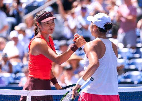 August 27, 2025, Flushing Meadows, New York, USA: Emma Raducanu shakes hands with Janice Tien after winning her match on Day 4 of the 2025 US Open at USTA Billie Jean King National Tennis Center on Wednesday August 27, 2025 in the Flushing neighborhood of the Queens borough of New York City. JAVIER ROJAS PI Flushing Meadows USA - ZUMAp124 20250827_zaa_p124_014 Copyright: xJavierxRojasx