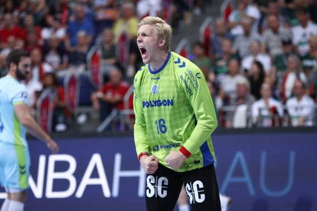 27.08.2025, xgox, Handball, Daikin HBL, TSV Hannover Burgdorf - VfL Gummersbach v.l. Bertram Obling (Gummersbach, 16) Jubelt ueber gehaltenen Ball, abgewehrt, gehalten, Torhueter Hannover