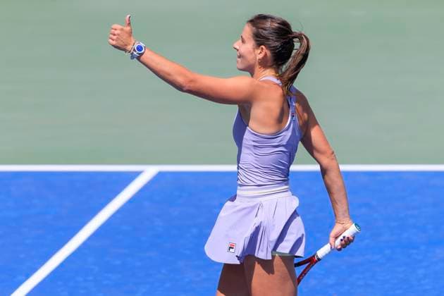 August 27, 2025, Flushing Meadows, New York, USA: Emma Navarro waves to fans after winning her match against Caty McNally on Day 4 of the 2025 US Open at USTA Billie Jean King National Tennis Center on Wednesday August 27, 2025 in the Flushing neighborhood of the Queens borough of New York City. JAVIER ROJAS PI Flushing Meadows USA - ZUMAp124 20250827_zaa_p124_034 Copyright: xJavierxRojasx