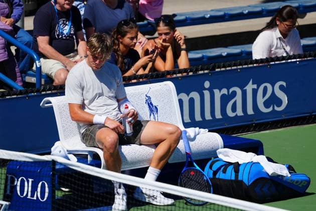 Jack Draper practices before announcing he was pulling out of the tournament with an arm injury 2025 US Open, Day Four, USTA Billie Jean King National Tennis Center, New York, USA - 27 Aug 2025New York USTA Billie Jean King National T New York (NY) United States of America  Copyright: xJavierxGarcia Shutterstockx 15457575u