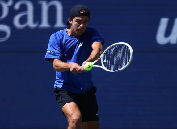 2025 US Open Tennis Championships, Day Four, Billy Jean-King Tennis Centre, Flushing Meadows, New York, USA, 27 08 2025 Zachary Svajda (USA) in action during his second round match against Novak Djokovic (SRB) in the 2025 US Open at Flushing Meadows New York Billy Jean King Tennis Centre, Flushing Meadows New York USA Copyright: xMarkxGreenwoodx