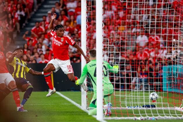 Vangelis Pavlidis of SL Benfica chases the ball during the UEFA Champions League play-off second leg match between SL Benfica and Fenerbahce at Estadio da Luz on August 27, 2025 in Lisbon, Portugal. UEFA Champions League play-off 2nd Leg - SL Benfica vs Fenerbahce (Valter Gouveia SPP) Copyright: xValterxGouveia SPPx spp-en-VaGo-VG_L9825