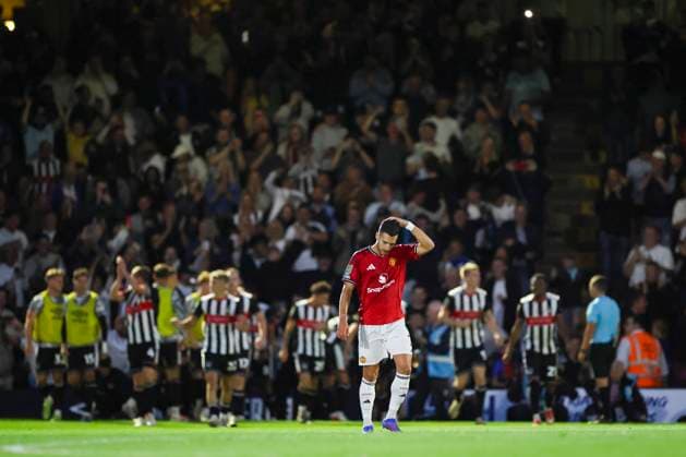 Grimsby Town FC v Manchester United, ManU FC, Carabao Cup 2nd Round Manchester United defender Diogo Dalot (2) dejected after Grimsby goal during the Grimsby Town FC v Manchester United FC Carabao Cup 2nd Round match at Blundell Park, Cleethorpes, England, United Kingdom on 27 August 2025 Credit: Phil Duncan Every Second Media Editorial use only. All images are copyright Every Second Media Limited. No images may be reproduced without prior permission. All rights reserved. Premier League and Football League images are subject to licensing agreements with Football DataCo Limited. see https: www.football-dataco.com Copyright: xIMAGO EveryxSecondxMediax ESM-1566-0028 PhilxDuncanx xEveryxSecondxMediax