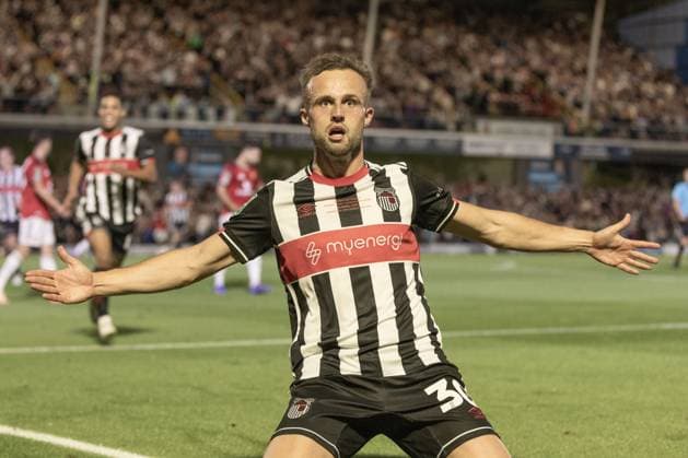 Grimsby Town FC v Manchester United, ManU EFL Cup 27 08 2025. GOAL 1 - 0 Charles Vernam of Grimsby Town scores a goal and celebrates during the EFL Cup match between Grimsby Town FC and Manchester United at Blundell Park, Grimsby, United Kingdom on 27 August 2025. Editorial use only DataCo restrictions apply See www.football-dataco.com , Copyright: xJezxTighex PSI-22699-0065