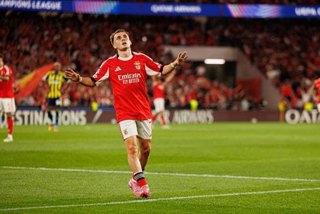 Kerem Akturkoglu seen trying not to celebrate after scoring goal during Champions League qualifying game between SL Benfica and Fenerbahce SK (Maciej Rogowski) Lisbon Estadio Da Luz Portugal Copyright: xMaciejxRogowskix slbfener2526-40