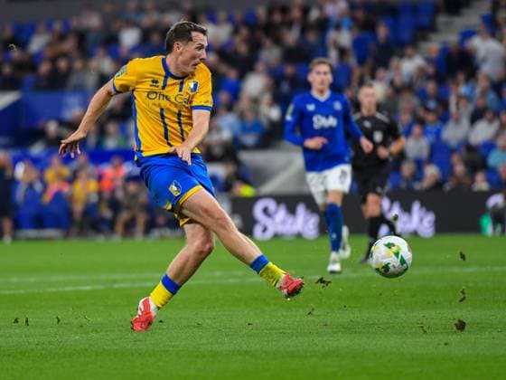 Everton v Mansfield Town Carabao Cup Regan Hendry of Mansfield Town shoots during the Carabao Cup Second Round match at the Hill Dickson Stadium, Liverpool UK Newspapers OUT Copyright: xKarlxVallantinex FIL-22149-0057