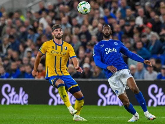 Everton v Mansfield Town Carabao Cup Beto of Everton and Baily Cargill of Mansfield Town battles for the ball during the Carabao Cup Second Round match at the Hill Dickson Stadium, Liverpool UK Newspapers OUT Copyright: xKarlxVallantinex FIL-22149-0068
