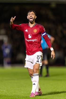 Grimsby Town FC v Manchester United, ManU EFL Cup 27 08 2025. Bruno Fernandes of Manchester United reacts during the EFL Cup match between Grimsby Town FC and Manchester United at Blundell Park, Grimsby, United Kingdom on 27 August 2025. Editorial use only DataCo restrictions apply See www.football-dataco.com , Copyright: xJezxTighex PSI-22699-0157