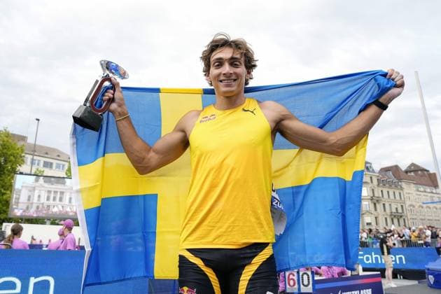 Athletics: Diamond League final Armand Duplantis of Sweden poses after winning the men s pole vault event at the Diamond League athletics final in Zurich on Aug. 27, 2025.  A14AA0004791643P