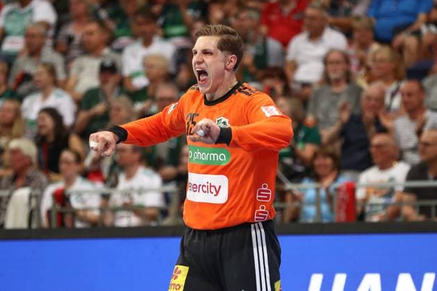 27.08.2025, xgox, Handball - Daikin HBL TSV Hannover-Burgdorf - VfL Gummersbach emspor, v.l. Joel Birlehm (Hannover, 35) Jubelt ueber gehaltenen Ball, abgewehrt, gehalten, Torhueter Hannover