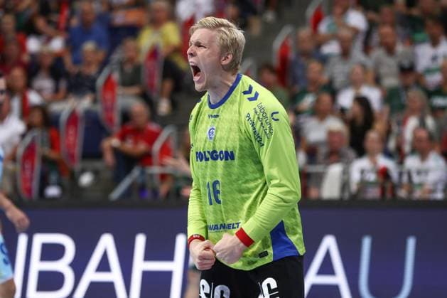 27.08.2025, xgox, Handball - Daikin HBL TSV Hannover-Burgdorf - VfL Gummersbach emspor, v.l. Bertram Obling (Gummersbach, 16) Jubelt ueber gehaltenen Ball, abgewehrt, gehalten, Torhueter Hannover