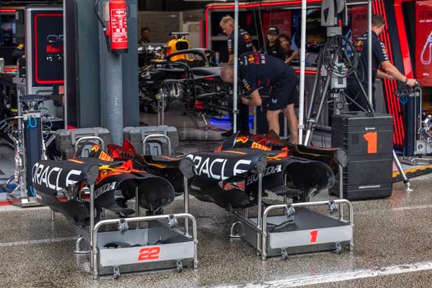 Formula 1 Heineken Dutch Grand Prix 2025 Alexis Perrin OVERTAKE MAXPPP - Zandvoort 28 08 2025 Oracle Red Bull Racing car mechanic box at the Formula 1 Heineken Dutch Grand Prix 2025, the 15th round of the 2025 FIA Formula 1 World Championship, WM, Weltmeisterschaft at Circuit Zandvoort in Zandvoort, Netherlands, from 28 to 31 August 2025 Zandvoort Netherlands  Copyright: xOVERTAKE MAXPPPxAlexisxPerrinx OVT202508286576 OVT202508286576