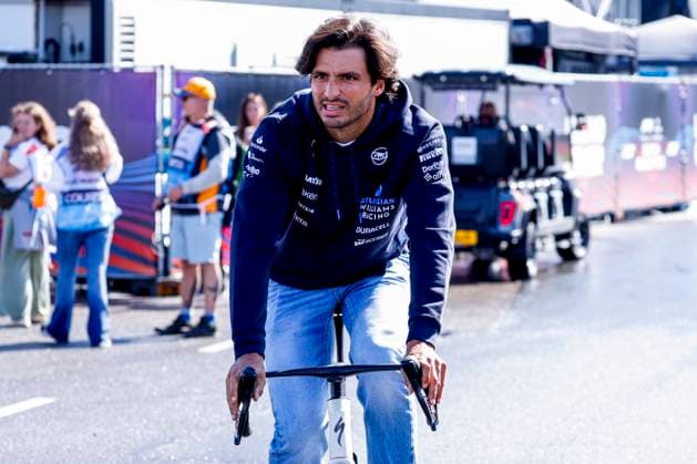 Carlos Sainz of Spain and Williams looks on prior to the start of the Formula 1 Heineken Dutch Grand Prix 2025 at Circuit Zandvoort on August 28, 2025 in Zandvoort, Netherlands. (Photo by Marcel ter Bals DeFodi Images)
