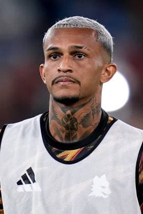 AS Roma v Bologna FC 1909 - Serie A Wesley of AS Roma looks on during the Serie A Enilive match between AS Roma and Bologna FC 1909 at Stadio Olimpico on August 23, 2025 in Rome, Italy. Rome Stadio Olimpico Lazio Italy Copyright: xGiuseppexMaffiax 250823_SerieA_Roma-Bologna_GM_9446