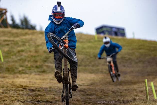 Whoop UCI Downhill Worldcup Les Gets KERR Bernard PIVOT FACTORY RACINGat Whoop UCI Downhill Worldcup Les Gets , 28.08.2025,in Les Gets ,FRA Foto: Sebastian Sternemann