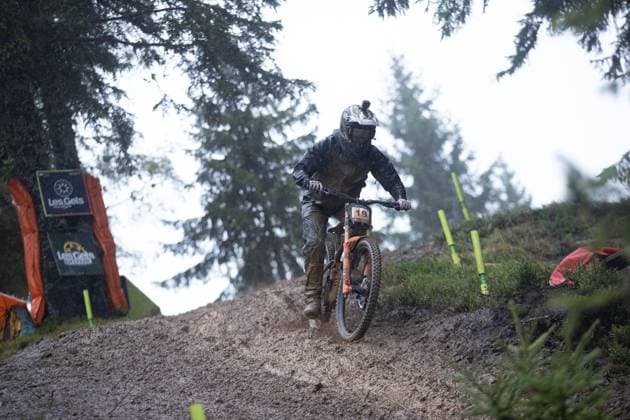 Whoop UCI Downhill Worldcup Les Gets HATTON Charlie CONTINENTAL ATHERTONat Whoop UCI Downhill Worldcup Les Gets , 28.08.2025,in Les Gets ,FRA Foto: Sebastian Sternemann