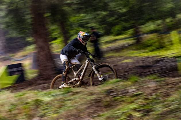 Whoop UCI Downhill Worldcup Les Gets HÖLL Valentina YT MOBat Whoop UCI Downhill Worldcup Les Gets , 28.08.2025,in Les Gets ,FRA Foto: Sebastian Sternemann