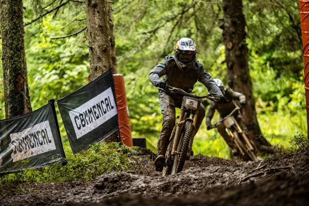 Whoop UCI Downhill Worldcup Les Gets VERMETTE Asa FRAMEWORKS RACING 5DEVat Whoop UCI Downhill Worldcup Les Gets , 28.08.2025,in Les Gets ,FRA Foto: Sebastian Sternemann