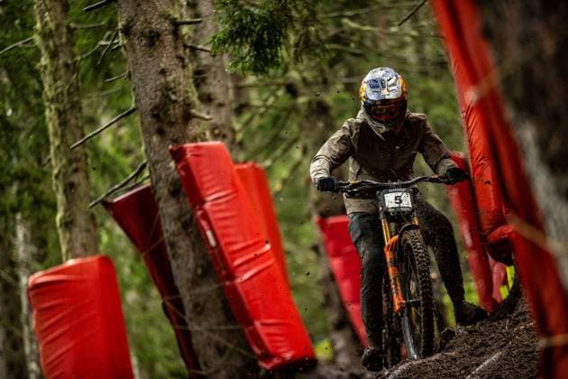 Whoop UCI Downhill Worldcup Les Gets VERMETTE Asa FRAMEWORKS RACING 5DEVat Whoop UCI Downhill Worldcup Les Gets , 28.08.2025,in Les Gets ,FRA Foto: Sebastian Sternemann