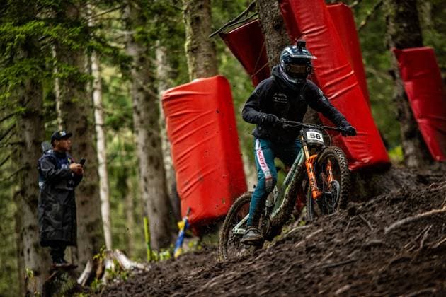 Whoop UCI Downhill Worldcup Les Gets CRAIK George Ethan * SCOTT DOWNHILL FACTORYat Whoop UCI Downhill Worldcup Les Gets , 28.08.2025,in Les Gets ,FRA Foto: Sebastian Sternemann