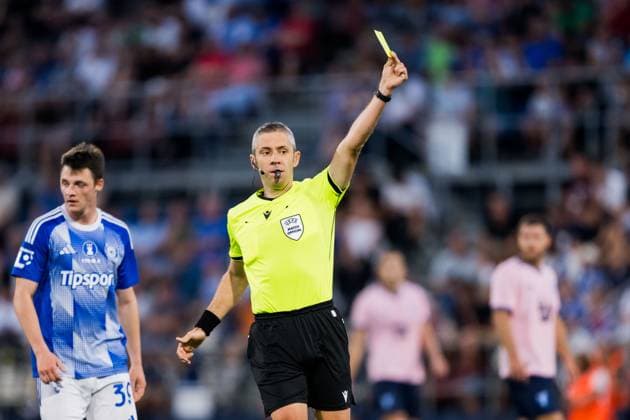 250828 Referee Radu Petrescu during the second leg UEFA Europa League play-off football match between SK Sigma Olomouc and Malmö FF on August 28, 2025 in Olomouc. Photo: Petter Arvidson BILDBYRAN kod PA PA1072 fotboll football soccer fotball uefa europa league europa league malmö ff sk sigma olomouc bbeng playoff Copyright: PETTERxARVIDSON BB250828PA116