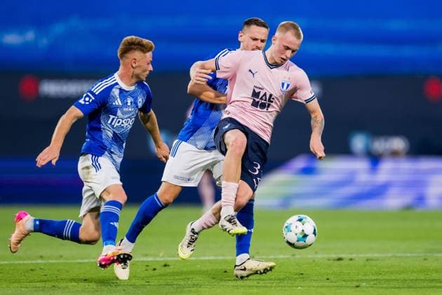 250828 Daniel Gudjohnsen of Malmö FF and Tomas Huk of SK Sigma Olomouc during the second leg UEFA Europa League play-off football match between SK Sigma Olomouc and Malmö FF on August 28, 2025 in Olomouc. Photo: Petter Arvidson BILDBYRAN kod PA PA1072 fotboll football soccer fotball uefa europa league europa league malmö ff sk sigma olomouc bbeng playoff Copyright: PETTERxARVIDSON BB250828PA117