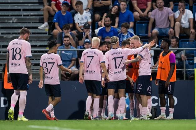 250828 Daniel Gudjohnsen of Malmö FF celebrates with team mates after 0-1 during the second leg UEFA Europa League play-off football match between SK Sigma Olomouc and Malmö FF on August 28, 2025 in Olomouc. Photo: Petter Arvidson BILDBYRAN kod PA PA1072 fotboll football soccer fotball uefa europa league europa league malmö ff sk sigma olomouc bbeng playoff jubel Copyright: PETTERxARVIDSON BB250828PA126