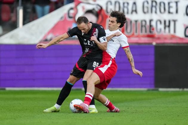2025-08-28 FC Utrecht v Zrinjski Mostar - UEFA Europa League Playoff Round Second Leg UTRECHT, NETHERLANDS - AUGUST 28: Miguel Rodriguez of FC Utrecht battles for possession with Nemanja Bilbija of Zrinjski Mostar during the UEFA Europa League Playoff Round Second Leg match between FC Utrecht and Zrinjski Mostar at Stadion Galgenwaard on August 28, 2025 in Utrecht, Netherlands. Utrecht Stadion Galgenwaard Netherlands Content not available for redistribution in The Netherlands directly or indirectly through any third parties. Copyright: xJorisxVerwijstx