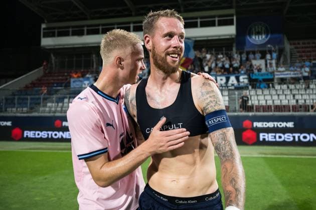 250828 Daniel Gudjohnsen and Pontus Jansson celebrate after the second leg UEFA Europa League play-off football match between SK Sigma Olomouc and Malmö FF on August 28, 2025 in Olomouc. Photo: Petter Arvidson BILDBYRAN kod PA PA1072 fotboll football soccer fotball uefa europa league europa league malmö ff sk sigma olomouc bbeng playoff jubel Copyright: PETTERxARVIDSON BB250828PA150