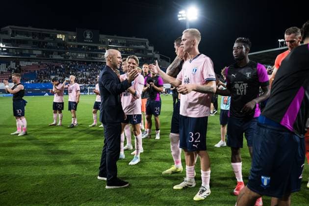 250828 Head coach Henrik Rydström and Daniel Gudjohnsen of Malmö FF after the second leg UEFA Europa League play-off football match between SK Sigma Olomouc and Malmö FF on August 28, 2025 in Olomouc. Photo: Petter Arvidson BILDBYRAN kod PA PA1072 fotboll football soccer fotball uefa europa league europa league malmö ff sk sigma olomouc bbeng playoff Copyright: PETTERxARVIDSON BB250828PA157
