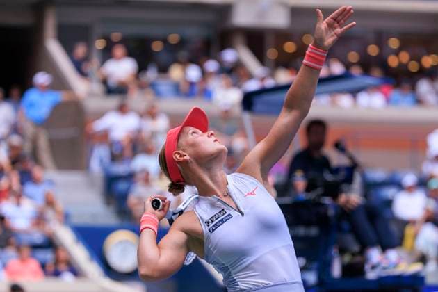 August 28, 2025, Flushing Meadows, New York, USA: Suzan Lamens serves during a match against Iga Swiatek on Day 5 of the 2025 US Open at USTA Billie Jean King National Tennis Center on Thursday August 28, 2025 in the Flushing neighborhood of the Queens borough of New York City. JAVIER ROJAS PI Flushing Meadows USA - ZUMAp124 20250828_zaa_p124_004 Copyright: xJavierxRojasx