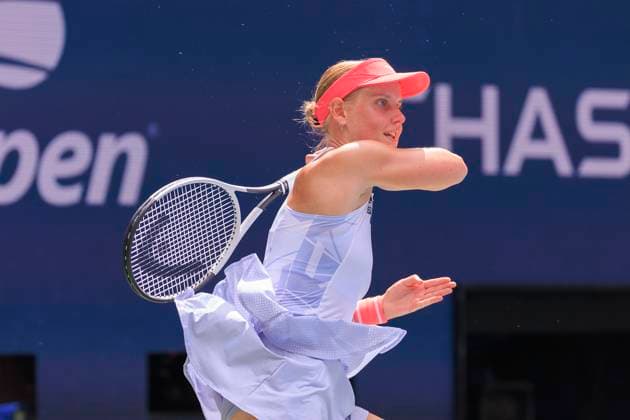 August 28, 2025, Flushing Meadows, New York, USA: Suzan Lamens hits a forehand return during a match against Iga Swiatek on Day 5 of the 2025 US Open at USTA Billie Jean King National Tennis Center on Thursday August 28, 2025 in the Flushing neighborhood of the Queens borough of New York City. JAVIER ROJAS PI Flushing Meadows USA - ZUMAp124 20250828_zaa_p124_012 Copyright: xJavierxRojasx