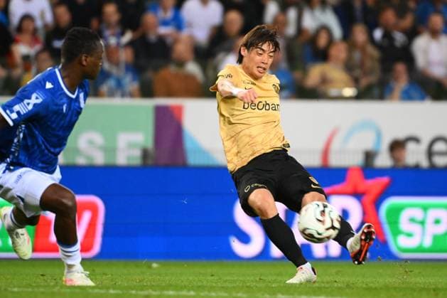 KRC Genk v Lech Poznan - UEFA Europa League GENK, BELGIUM - AUGUST 28 : Ito Junya forward of KRC Genk during the UEFA Europa League 2025 26 play-off round second leg between KRC Genk and Lech Poznan on August 28, 2025 in Genk, Belgium, 28 08 2025 Genk Belgium  Copyright: xVincentxKalutx