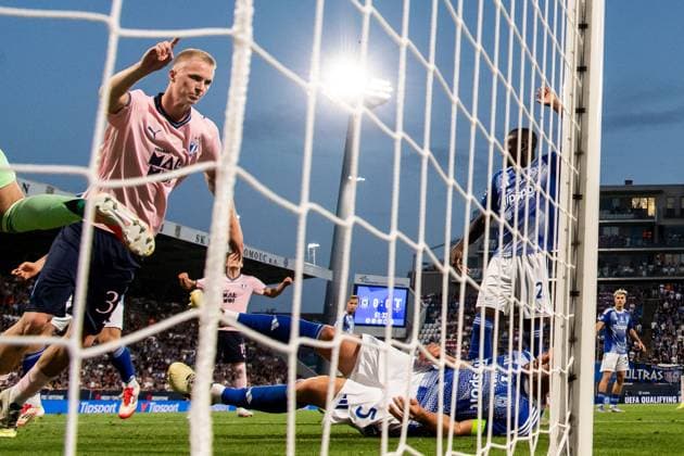 250828 Daniel Gudjohnsen of Malmö FF celebrates after his 0-1 goal during the second leg UEFA Europa League play-off football match between SK Sigma Olomouc and Malmö FF on August 28, 2025 in Olomouc. Photo: Petter Arvidson BILDBYRAN kod PA PA1072 fotboll football soccer fotball uefa europa league europa league malmö ff sk sigma olomouc bbeng playoff jubel Copyright: PETTERxARVIDSON BB250828PA164