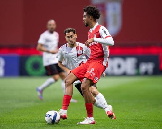 August 28, 2025, Braga, Braga, Portugal: YANIS DA ROCHA from SC Braga seen on action during the UEFA Europe League 2025 26 playoff match between SC Braga and Lincoln Red Imps at Estadio Municipal de Braga on August 28, 2025 in Braga, Portugal. Braga Portugal - ZUMAl192 20250828_zsp_l192_014 Copyright: xMiguelxLemosx