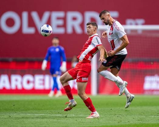 August 28, 2025, Braga, Braga, Portugal: GABRIEL MOSCARDO from SC Braga seen on action during the UEFA Europe League 2025 26 playoff match between SC Braga and Lincoln Red Imps at Estadio Municipal de Braga on August 28, 2025 in Braga, Portugal. Braga Portugal - ZUMAl192 20250828_zsp_l192_026 Copyright: xMiguelxLemosx