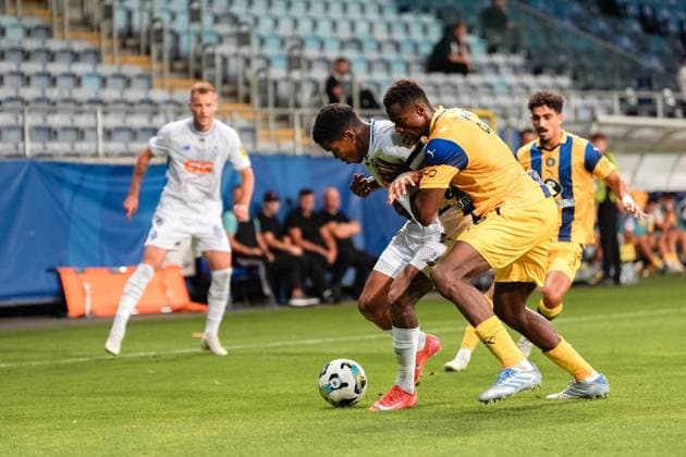 LUBLIN 28.08.2025 MECZ IV RUNDA KWALIFIKACYJNA LIGA EUROPY SEZON 2025 2026: DYNAMO KIJOW - MACCABI TEL-AVIV --- MENS FOOTBALL MATCH UEFA EUROPA LEAGUE SEASON 2025 2026 PLAY-OFF ROUND 2ND LEG: FC DYNAMO KYIV - MACCABI TEL-AVIV FC EDUARDO GUERRERO, Mohamed Ali Camara FOT. KAZIMIERZ KOZUCH 400MM.PL NEWSPIX.PL --- newspix.pl POLAND OUT! 