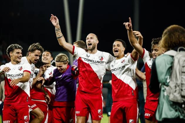 UTRECHT - (l-r) Mike van der Hoorn of FC Utrecht, Adrian Blake of FC Utrecht after the play-off round of the UEFA Conference League match between FC Utrecht and HSK Zrinjski at the Galgenwaard Stadium on August 28, 2025, in Utrecht, Netherlands. ANP ROBIN VAN LONKHUIJSEN UEFA Europa League 2025 26 Third Qualifying Round 2025 26 xVIxANPxSportx xxANPxIVx 534360400 originalFilename: 534360400.jpg