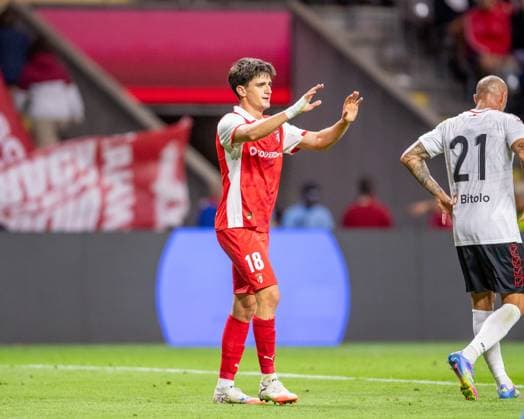 August 28, 2025, Braga, Braga, Portugal: PAU VICTOR from SC Braga seen celebrating his goal during the UEFA Europe League 2025 26 playoff match between SC Braga and Lincoln Red Imps at Estadio Municipal de Braga on August 28, 2025 in Braga, Portugal. Braga Portugal - ZUMAl192 20250828_zsp_l192_088 Copyright: xMiguelxLemosx