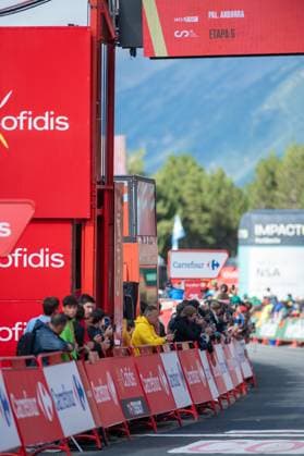 La Vuelta - 80th Tour of Spain 2025 - Stage 6 Fans gather at the finish line in stage 6 of La Vuelta 2025, which connects Olot in Girona and Pal in Andorra, in Pal, Andorra, on August 28, 2025. Andorra Andorra  Copyright: xMartinxSilvaxCosentinox originalFilename:silvacosentino-fansinth250828_npQjU.jpg